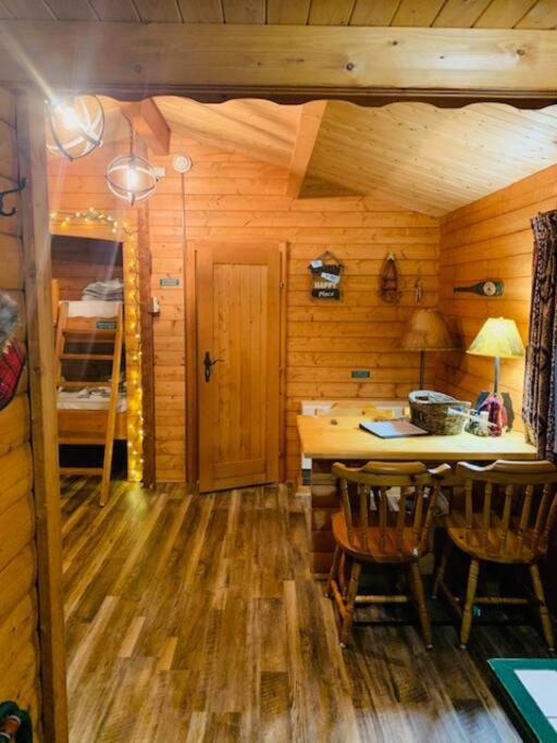 Honeybear Hideaway Cabin Hayward Dış mekan fotoğraf