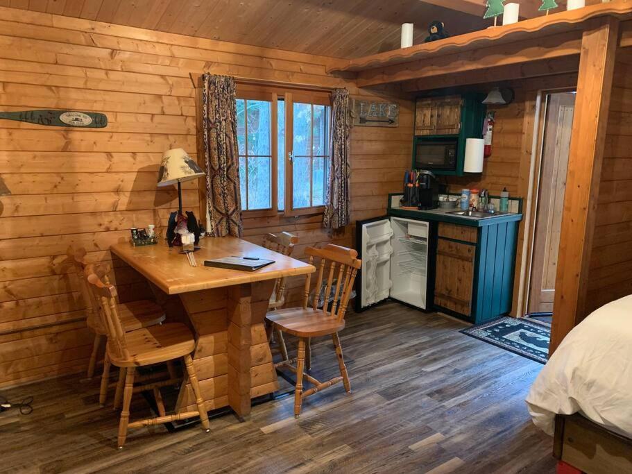 Honeybear Hideaway Cabin Hayward Dış mekan fotoğraf
